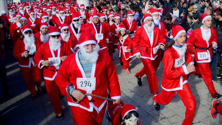 Utrka Djeda Mrazova: Odrasli, djeca i psi trčali Skopljem